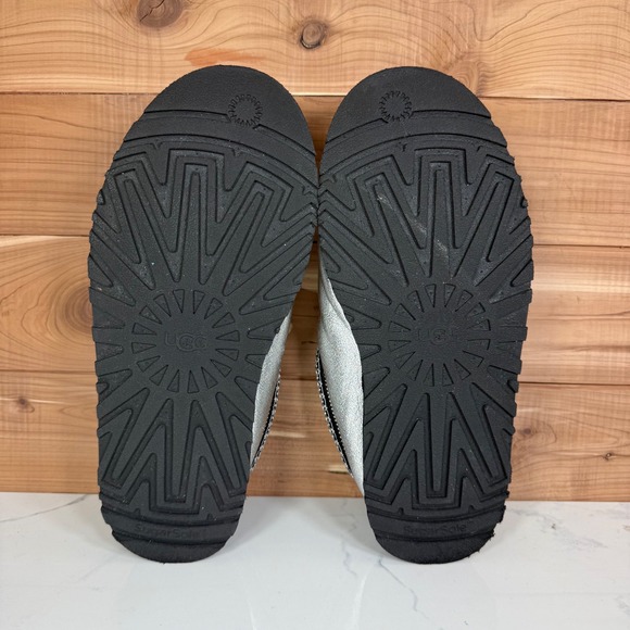 UGG Classic Metallic Slip On Mule Clog Shoes Women Silver Size 6 - Picture 8 of 15